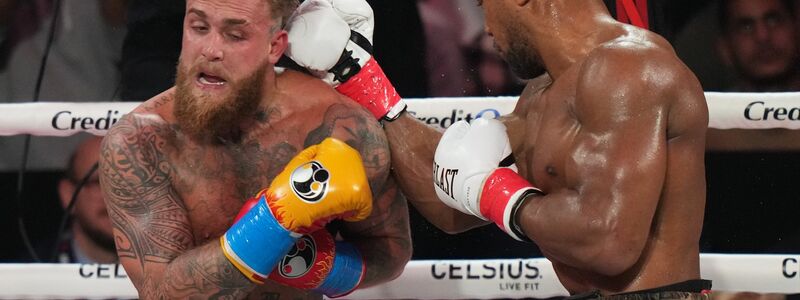 Mitte Dezember setzte sich Anthony Joshua (r.) klar gegen Internet-Star Jake Paul durch. (Archivbild) - Foto: Lynne Sladky/AP/dpa