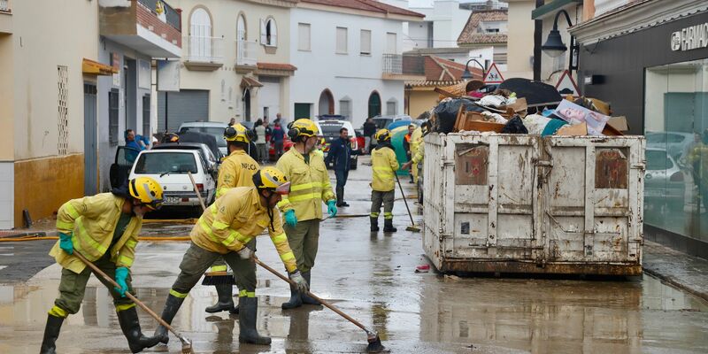 Drei Menschen starben durch Hochwasser nach heftigen Regenfällen in Südspanien. - Foto: Álex Zea/EUROPA PRESS/dpa