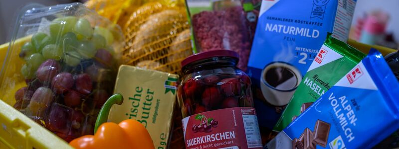 Einige Lebensmittel sind derzeit deutlich günstiger als Ende 2024. (Symbolbild) - Foto: Hendrik Schmidt/dpa