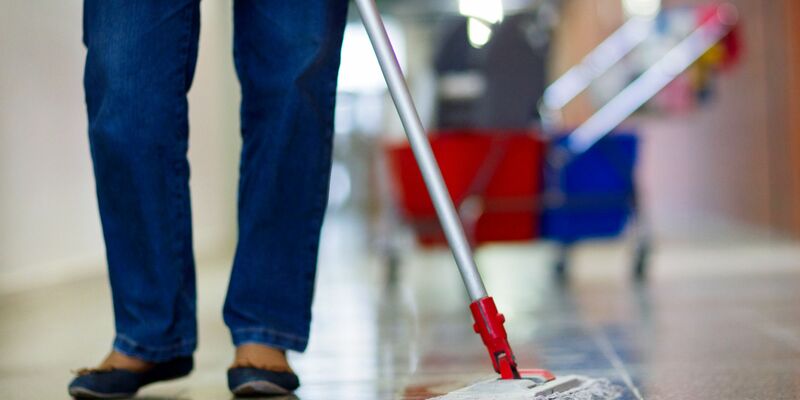 11 Prozent der Haushalte in Deutschland beschäftigen laut IW eine Haushaltshilfe. (Symbolfoto) - Foto: Jens Büttner/dpa