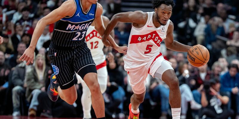 Tristan da Silva (links) verlor mit Orlando gegen Toronto trotz 21-Punkte-Führung. - Foto: Frank Gunn/The Canadian Press/AP/dpa