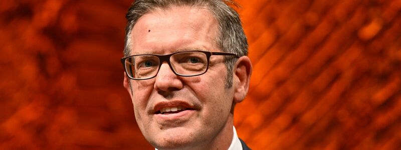 Der Soziologe Steffen Mau bezweifelt aufgrund vorliegender Zahlen, dass die Kölner Silvesternacht das sofortige Ende der deutschen Willkommenskultur bedeutete. (Archivbild) - Foto: Uwe Lein/dpa