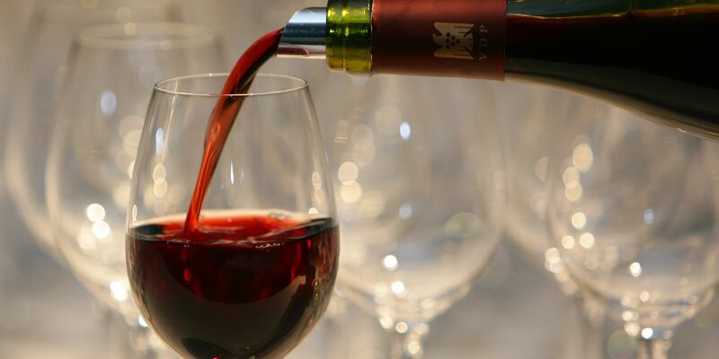 Italienischen Wein gibt es künftig auch ohne Alkohol.  - Foto: picture alliance / dpa