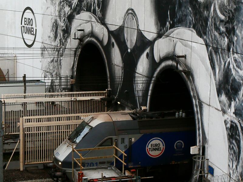 Der Zugverkehr durch den Eurotunnel ist stark beeinträchtigt (Archivbild)  - Foto: Michel Spingler/AP/dpa