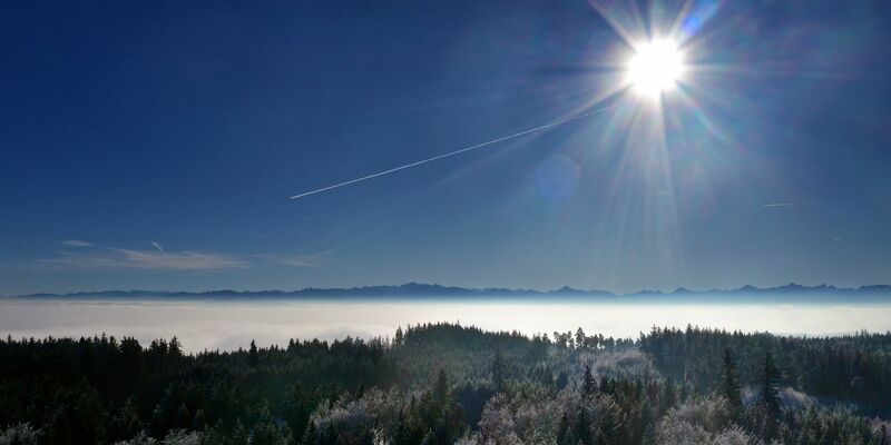 Laut einer vorläufigen Auswertung des DWD geht 2025 als eines der fünf sonnigsten Jahre seit 1951 in die Bilanz ein. (Archivbild) - Foto: Karl-Josef Hildenbrand/dpa
