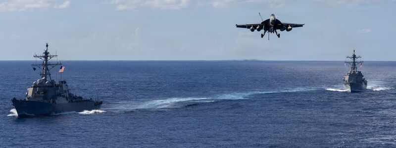 Das US-Militär hat Kriegsschiffe, Kampfflugzeuge und Soldaten in die Karibik verlegt. - Foto: Petty Officer 2nd Class Triniti/U.S. Pentagon/dpa