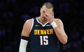 Nikola Jokic muss für einige Zeit pausieren. - Foto: Lynne Sladky/AP/dpa