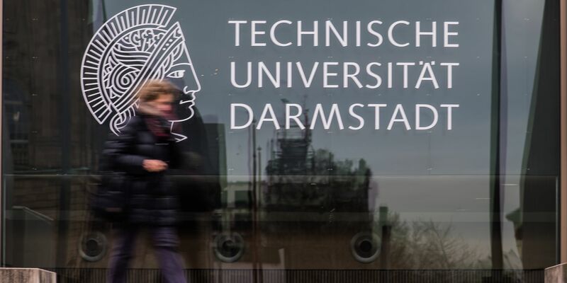 Forscher der TU Darmstadt haben angeblich gravierende Schwachstellen bei einer beliebten Smartwatch festgestellt. (Archivfoto) - Foto: Andreas Arnold/dpa