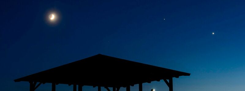 Planeten wie Jupiter und Venus lassen sich zeitweise blicken. (Illustration) - Foto: Peter Komka/MTI/dpa