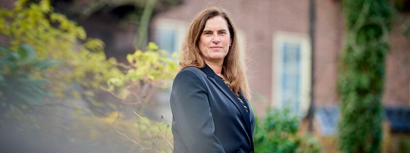 Die gebürtige Belgierin Ellen Moons tritt zum Jahreswechsel als erste Frau in der Geschichte der Königlich-Schwedischen Akademie der Wissenschaften (KVA) den Posten als Generalsekretärin an. - Foto: Patrik Lundin/KVA/dpa