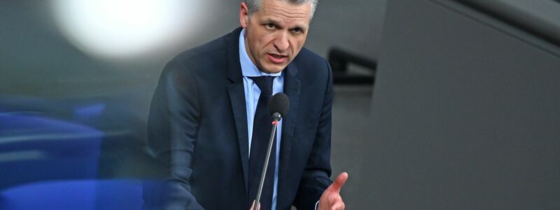 Werden die Krankenkassen künftig noch alle Leistungen übernehmen, die sie aktuell übernehmen? Kanzleramtschef Thorsten Frei (CDU) geht nicht davon aus. (Archivbild) - Foto: Elisa Schu/dpa