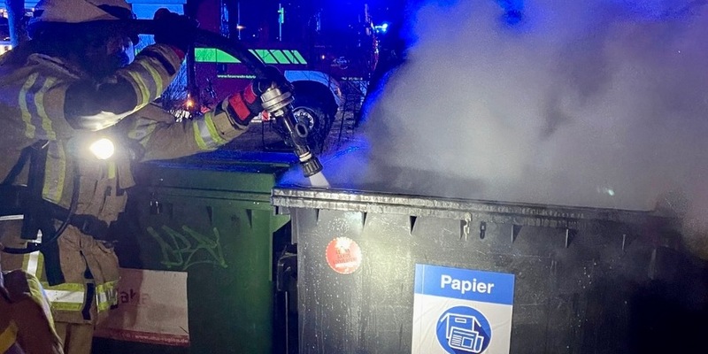 FW Lehrte: Containerbrände zum Jahreswechsel - Foto: presseportal.de