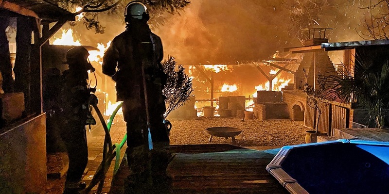 FW-NE: Silvester 2025: Bilanz der Feuerwehr zum Jahreswechsel 2025/2026 | 24 Einsätze in 24 Stunden - Foto: presseportal.de