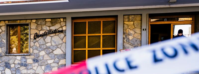 Anwohner und Touristen stehen nach dem verheerenden Feuer unter Schock. - Foto: Jean-Christophe Bott/KEYSTONE/dpa