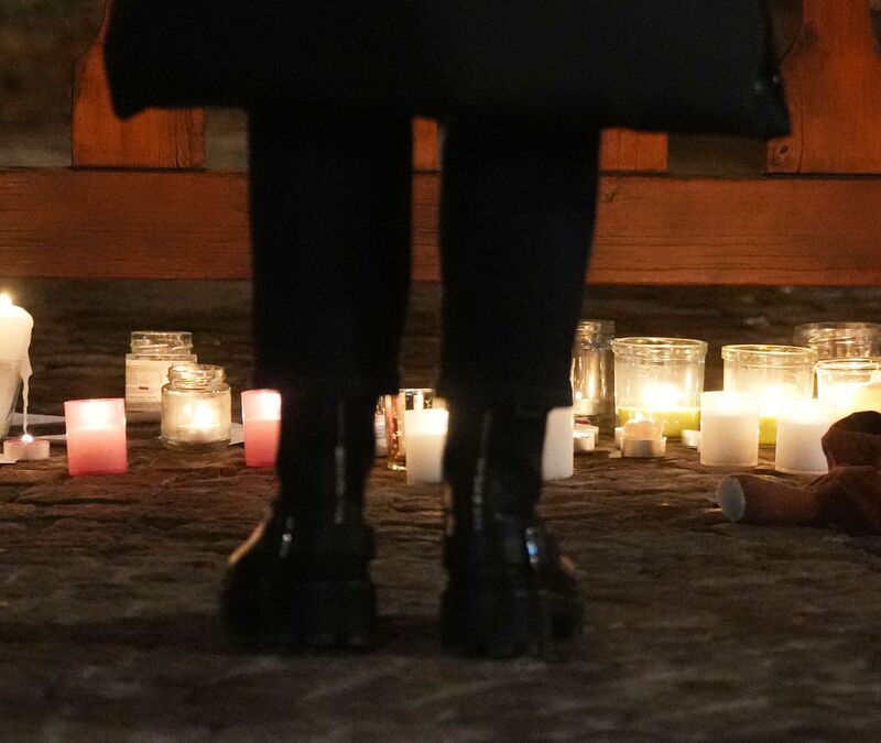 Bei den Ermittlungen geht es auch um die Fluchtwege aus der Bar. - Foto: Antonio Calanni/AP/dpa