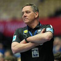 Bundestrainer Alfred Gislason sieht der EM mit großer Vorfreude entgegen. (Archivbild) - Foto: Sören Stache/dpa