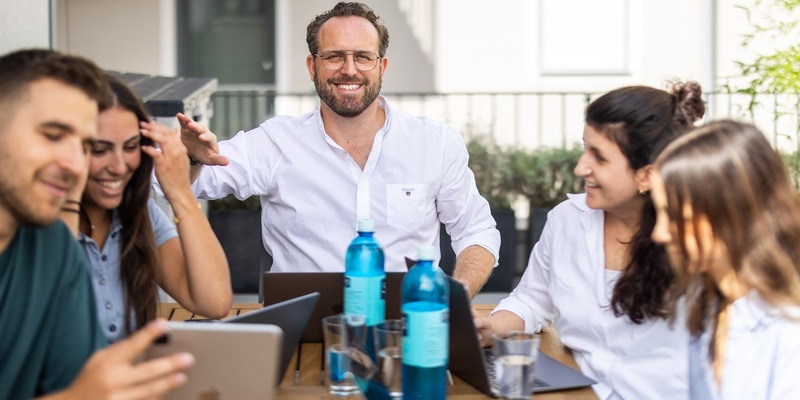 Stellenanzeigen sind tot: Warum Recruiting im öffentlichen Dienst neue Vorzeichen benötigt / Behörden müssen 2026 auf Social Media setzen, um im Entscheidungsprozess der Gen Z überhaupt stattzufinden - Foto: presseportal.de