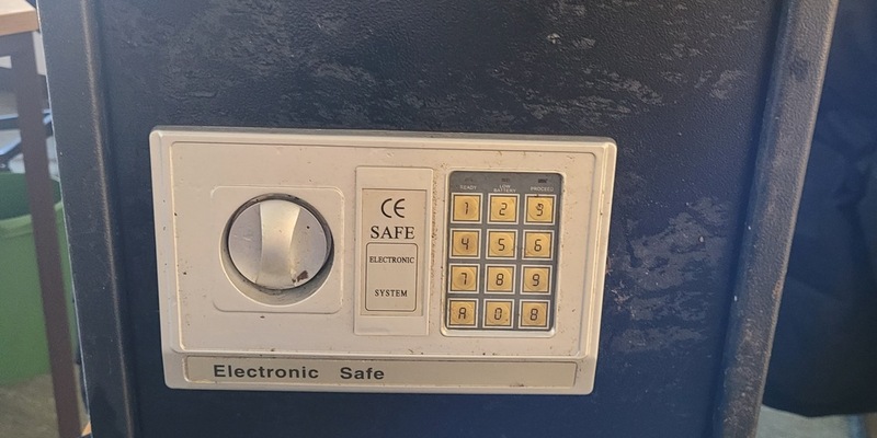 POL-OL: Tresor in Tweelbäke aufgefunden - Polizei sucht Eigentümer - Foto: presseportal.de