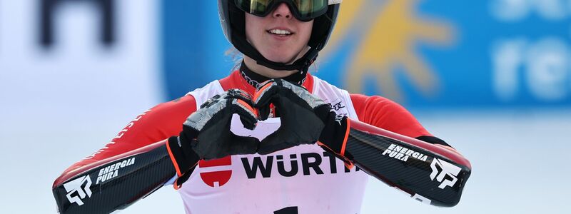 Camille Rast widmet ihren Sieg den Opfern der Feuerkatastrophe von Crans-Montana. - Foto: Marco Trovati/AP/dpa