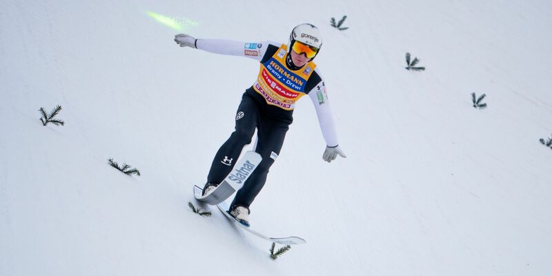Domen Prevc war in der Qualifikation nicht so stark wie zuletzt. - Foto: Georg Hochmuth/APA/dpa