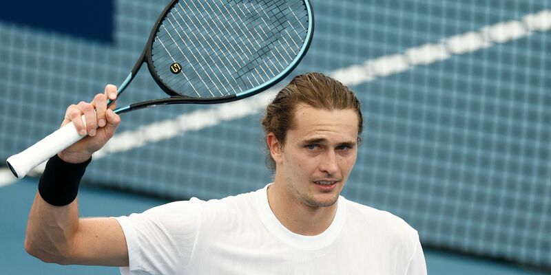 Alexander Zverev bejubelt seinen ersten Sieg im neuen Tennis-Jahr. - Foto: Mark Evans/AAP/dpa