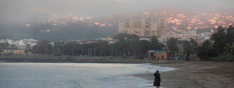 Wie wärs mal mit Urlaub an einem ruhigen, ereignislosen Ort? (Symbolbild) - Foto: Clara Margais/dpa