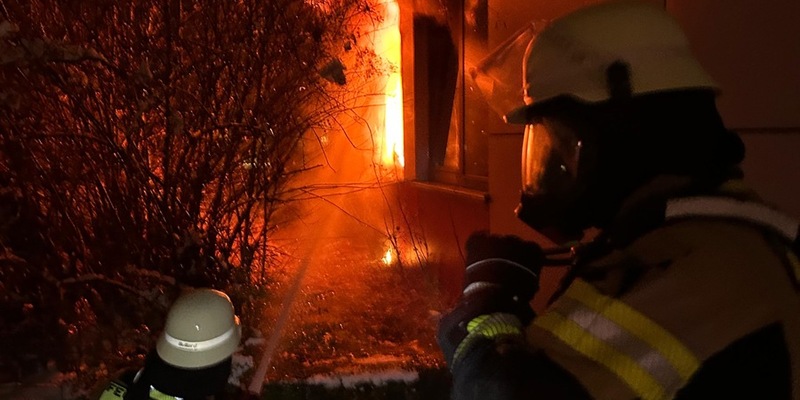 FW-HAAN: Grundschule Bollenberg: Brand zerstört Teile des Verwaltungsbereichs - Foto: presseportal.de