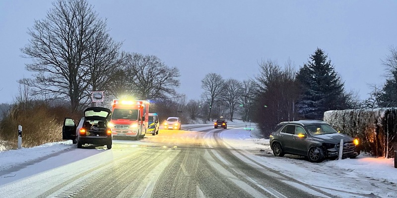 POL-GM: Fünf Verletzte bei Verkehrsunfällen auf winterglatten Straßen - Foto: presseportal.de
