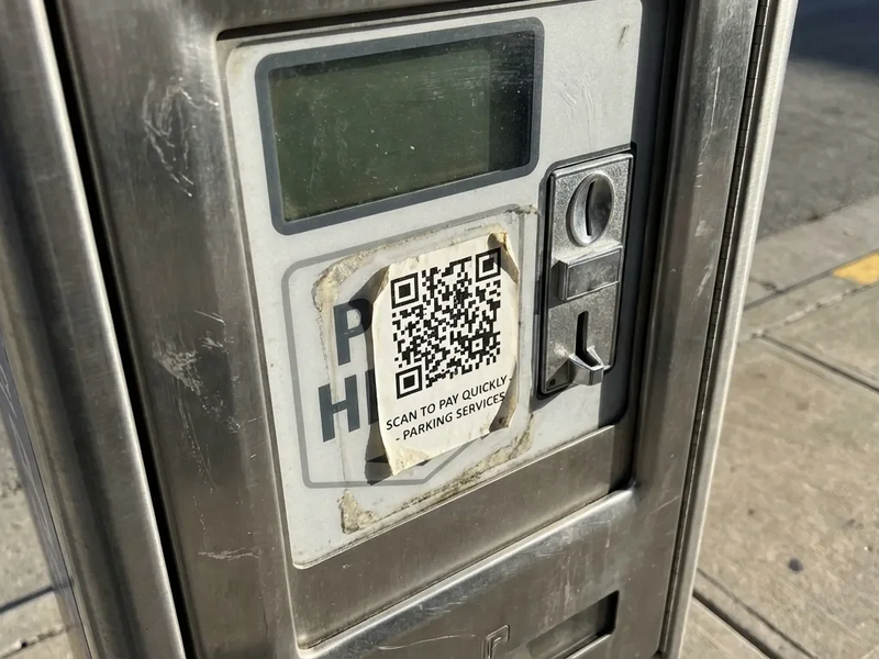 Quishing: Betrüger fälschen weiterhin QR-Codes an Parkautomaten - Foto: über boerse-global.de