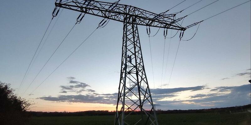 Strommast (Archiv) - Foto: via dts Nachrichtenagentur