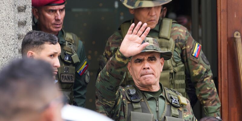 Die Streitkräfte stärken Vizepräsidentin Rodríguez den Rücken.  - Foto: Matias Delacroix/AP/dpa