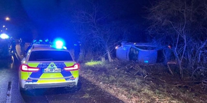POL-OF: Alkoholisierter Autofahrer soll verfolgenden Streifenwagen gerammt und Geldtransporter touchiert haben: Festnahme nach anschließendem Alleinunfall in Bayern - Foto: presseportal.de