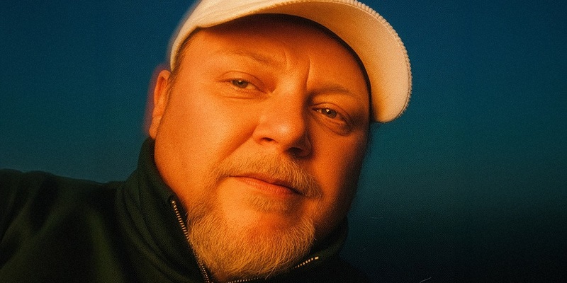 25 Jahre nach Age of Darkness: Damien Cain kehrt mit internationalem Album Standarte zurück - Foto: presseportal.de