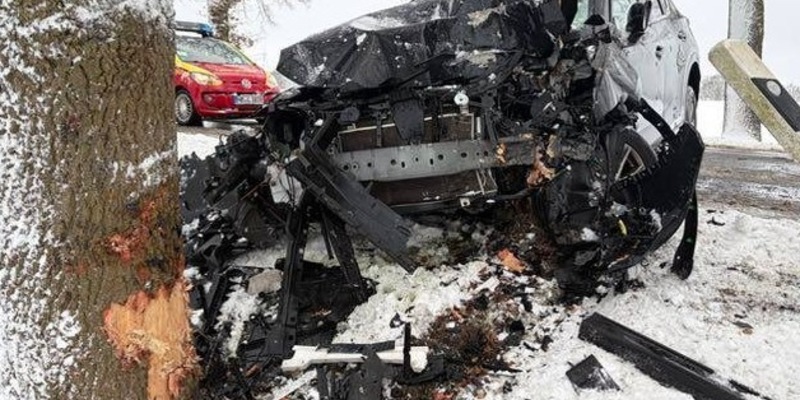 POL-ROW: ++ Bei Glätteunfall: 34-Jähriger bei Gyhum schwer verletzt ++ Zeugen gesucht: Unfallflucht in Schwitsche ++ - Foto: presseportal.de
