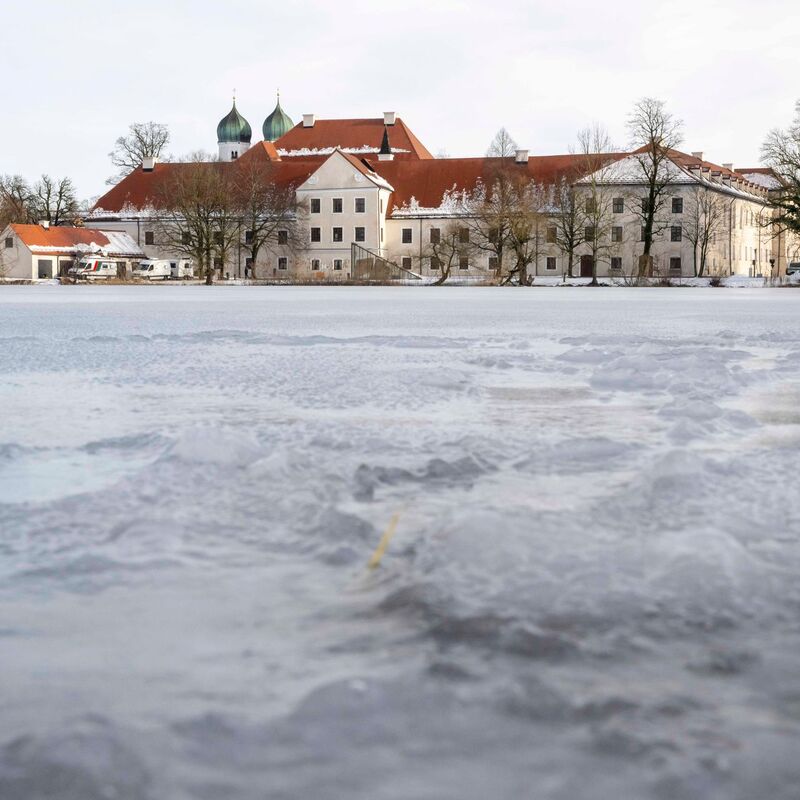 Klirrende Kälte und Schnee sorgen in diesem Jahr zum Auftakt der CSU-Klausur für die typischen Bilder, die sich die Christsozialen von ihrem Treffen in Oberbayern erhoffen. (Archivbild) - Foto: Peter Kneffel/dpa