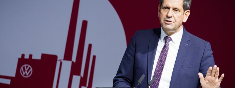 Niedersachsen hält 20 Prozent der Stimmrechte im VW-Konzern. Ministerpräsident Lies sitzt für das Land im Aufsichtsrat. (Archivbild) - Foto: Moritz Frankenberg/dpa