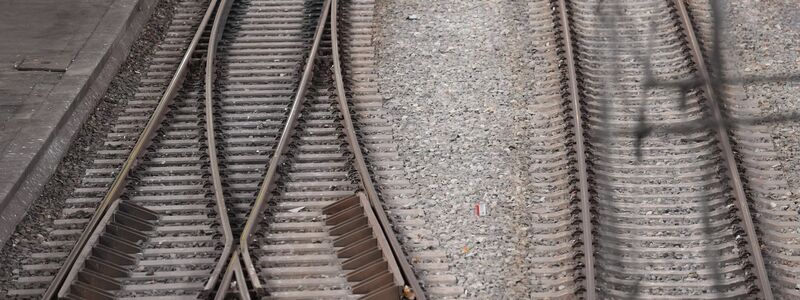 In den Niederlanden wurde der Zugverkehr am Dienstag zeitweise ausgesetzt. (Symbolbild) - Foto: Marcus Brandt/dpa
