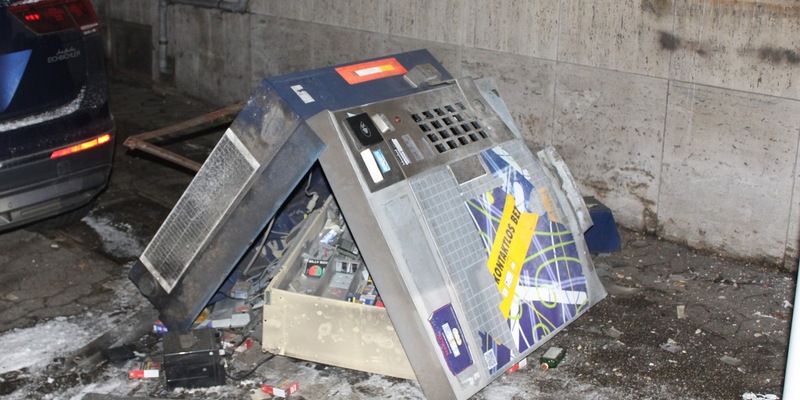 POL-KR: Täter sprengen Zigarettenautomat - Zeugen gesucht - Foto: presseportal.de