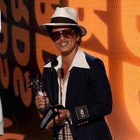 Bruno Mars spielt im Juni im Berliner Olympiastadion. (Archivbild) - Foto: Chris Pizzello/Invision via AP/dpa