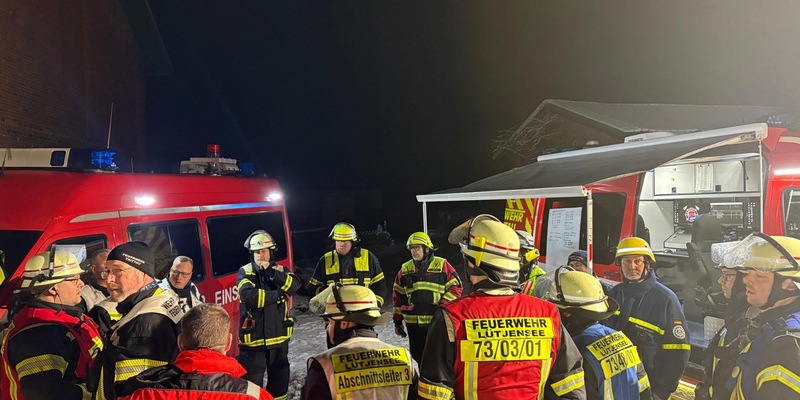 FW-Stormarn: Feuer in Einfamilienhaus: Großeinsatz in Grönwohld - Foto: presseportal.de