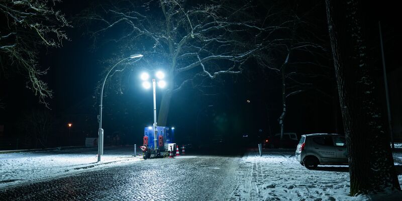 Nach wie vor haben viele Haushalte im Südwesten Berlins keinen Strom.  - Foto: Christophe Gateau/dpa