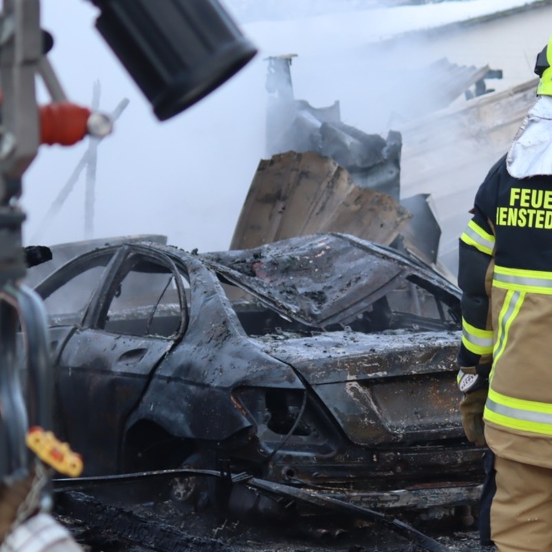 FW-SE: Vollbrand eines Werkstattgebäudes - Foto: presseportal.de