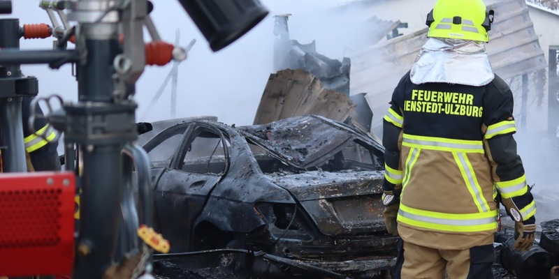 FW-SE: Vollbrand eines Werkstattgebäudes - Foto: presseportal.de