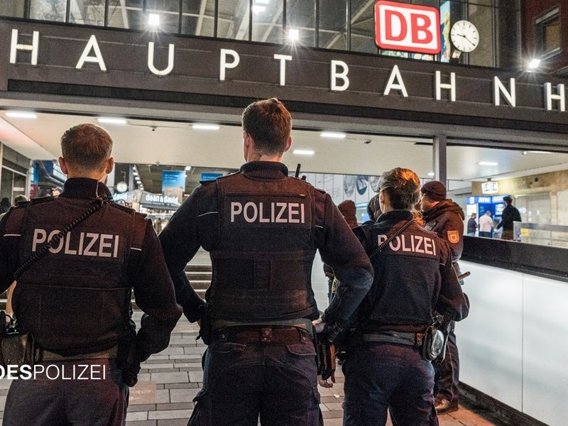 Bundespolizeidirektion München: Ereignisreicher Dreikönigstag // Körperverletzung, Personenunfall, Fahndungserfolg - Foto: presseportal.de