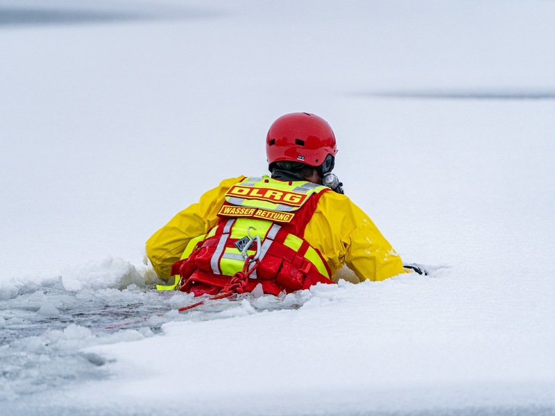 DLRG zu Eisflächen: Die Winteridylle ist eine trügerische - Foto: presseportal.de
