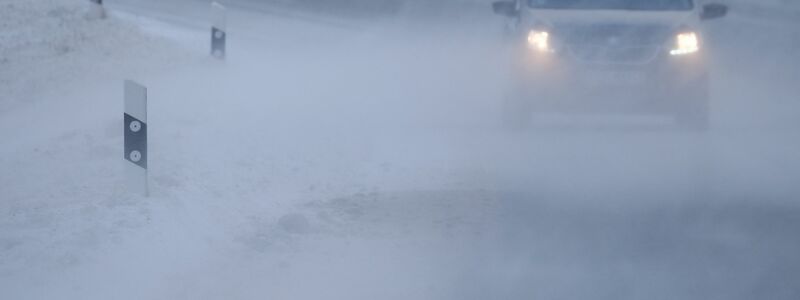 Viel Neuschnee und Schneeverwehungen werden vor allem am Freitag erwartet. - Foto: Sebastian Willnow/dpa