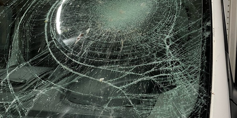 POL-SU: Schnee auf Lkw geworfen / Polizei sucht Zeugen - Foto: presseportal.de