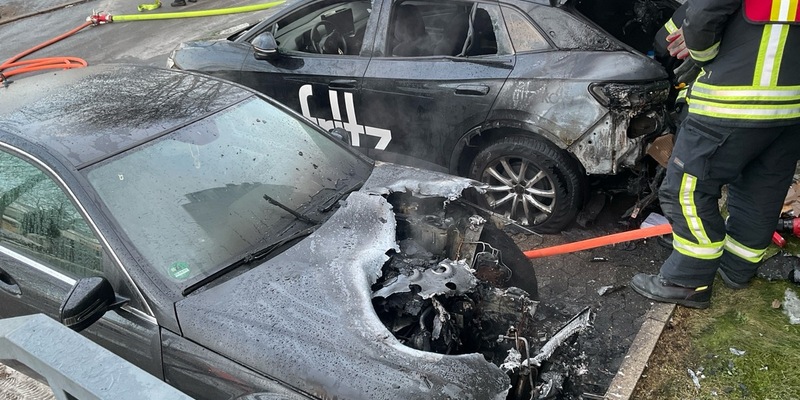 FW-MH: Fahrzeugbrand in Mülheim an der Ruhr - Foto: presseportal.de