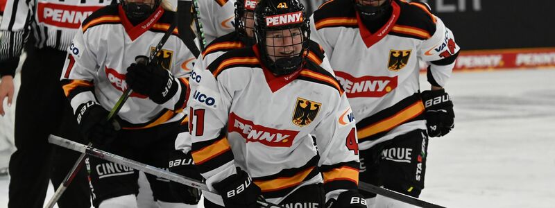 Mathilda Heine ist mit 16 Jahren die jüngste deutsche Eishockeyspielerin bei Olympia. (Archivbild) - Foto: Markus Lenhardt/dpa