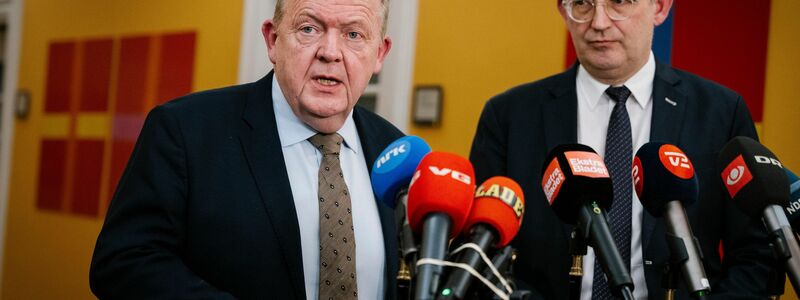 Dänemarks Außenminister Lars Løkke Rasmussen (links) will dafür sorgen, dass Trumps Annexionsfantasien nicht Wirklichkeit werden. - Foto: Emil Nicolai Helms/Ritzau Scanpix Foto/AP/dpa